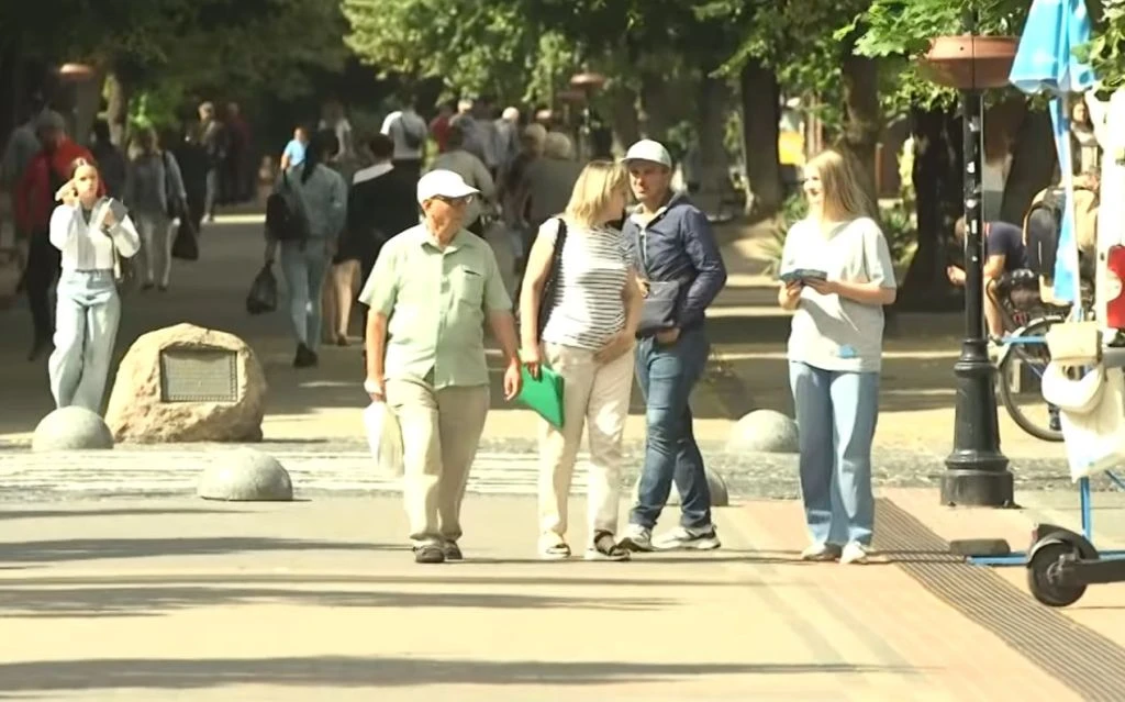 Пенсії, зарплати та податки змінять: що уряд запланував для українців